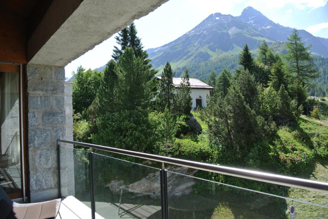 Chesa La Montanella - Ferienwohnung, Maloja Exteriör bild