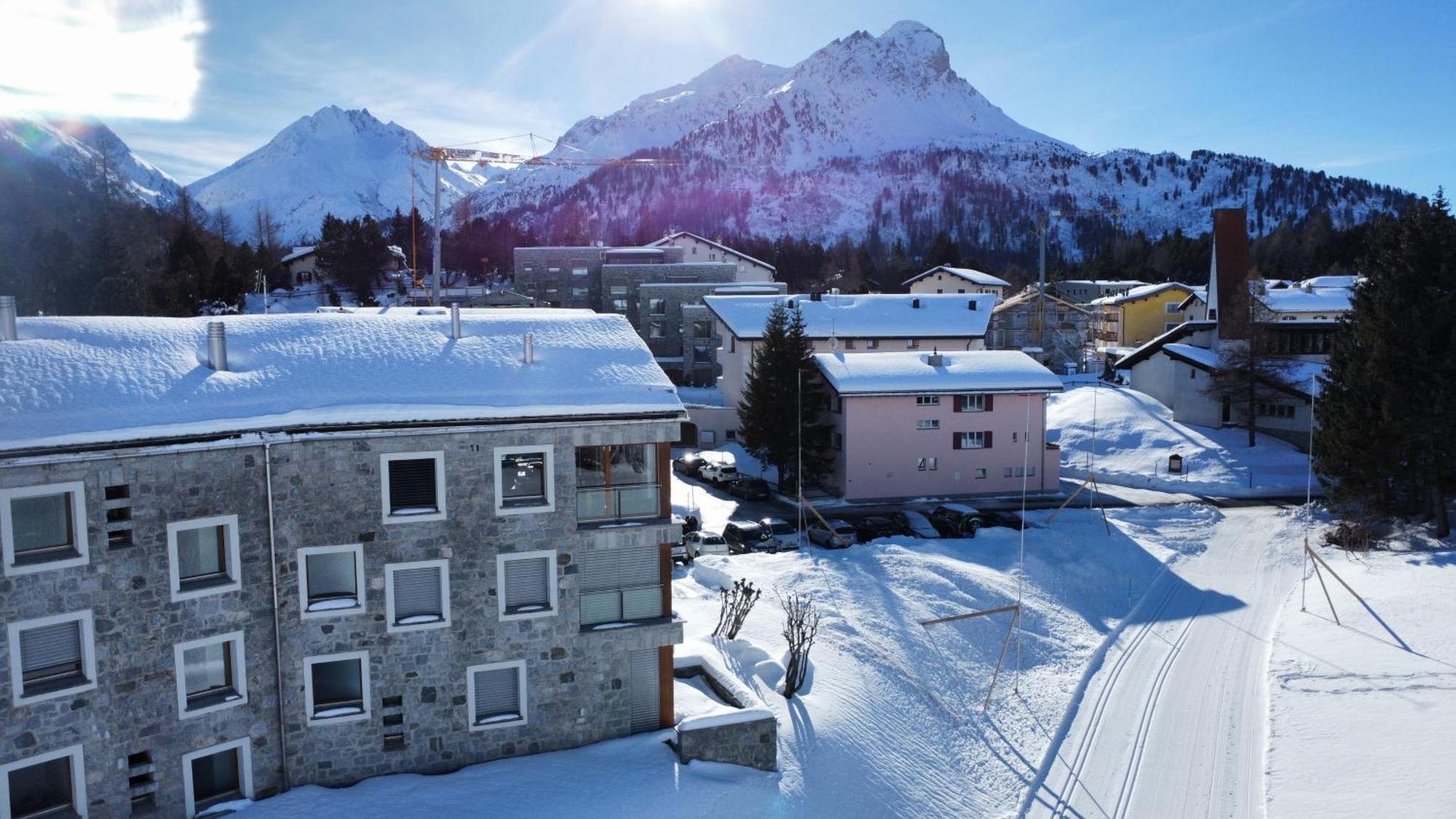 Chesa La Montanella - Ferienwohnung, Maloja Exteriör bild